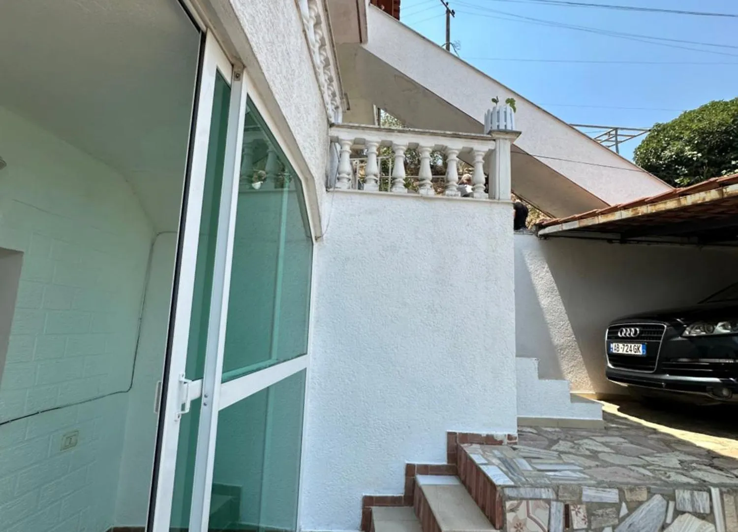 Vila Hino Sarande Albania
