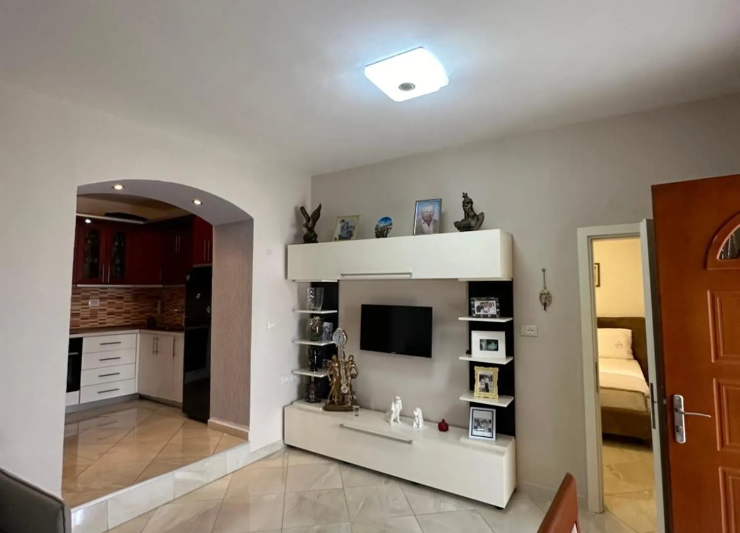 Vila Hino Sarande Villa