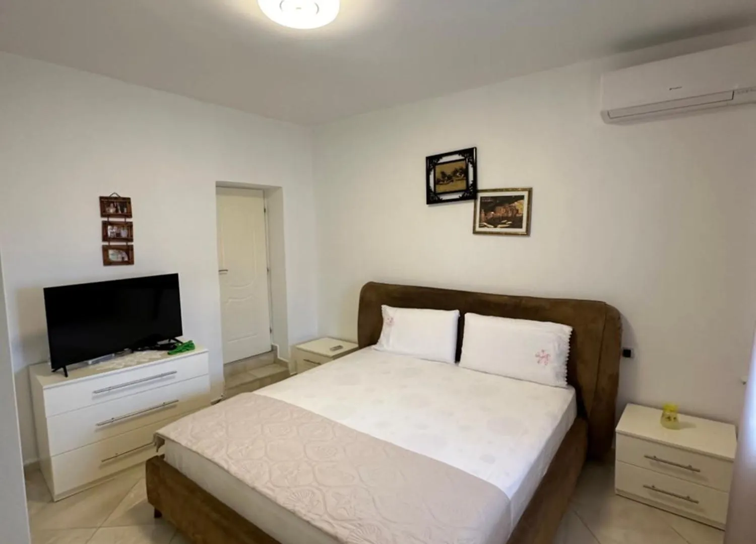 Vila Hino Sarande Villa